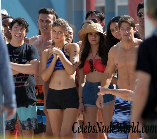 Alexandra Daddario, Ilfenesh Hadera, Kelly Rohrbach In HQ 41856