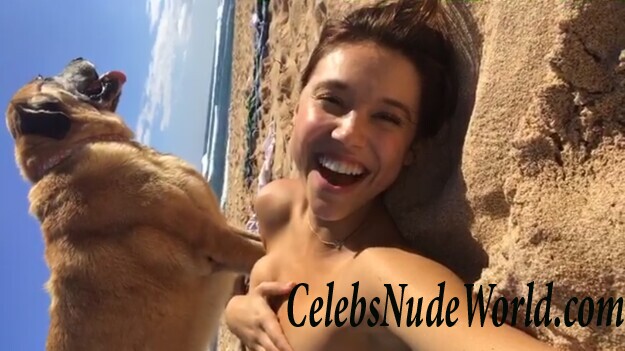 Alexis Ren Topless Photos 42329