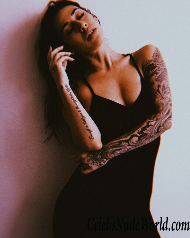 Alexandra Stark Hot 42450