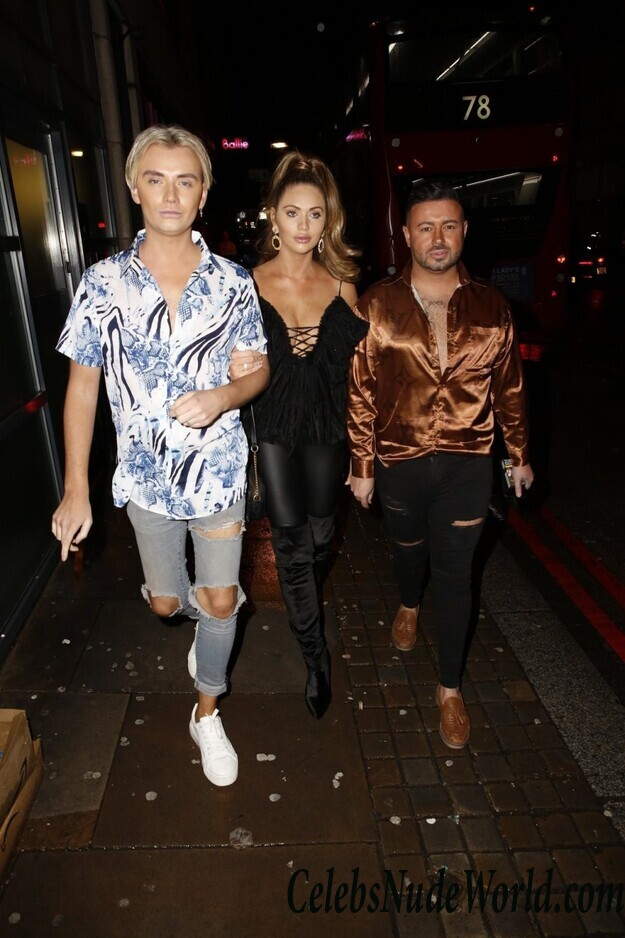 Amy Childs Cleavage 42511