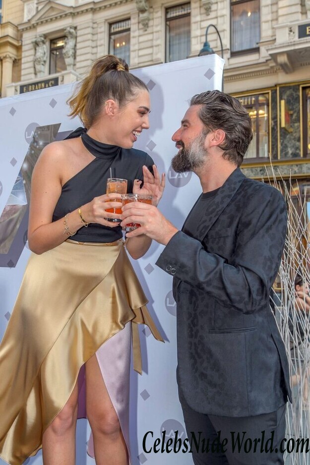 Amber Le Bon Sexy 43121