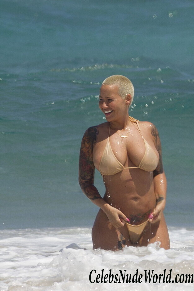 Amber rose in nude
