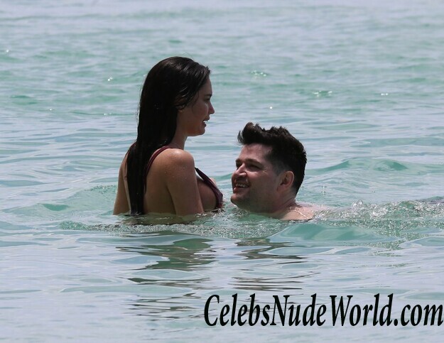 Anne De Paula Sexy 44137