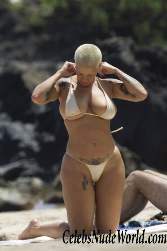 Amber Rose topless photos 44348