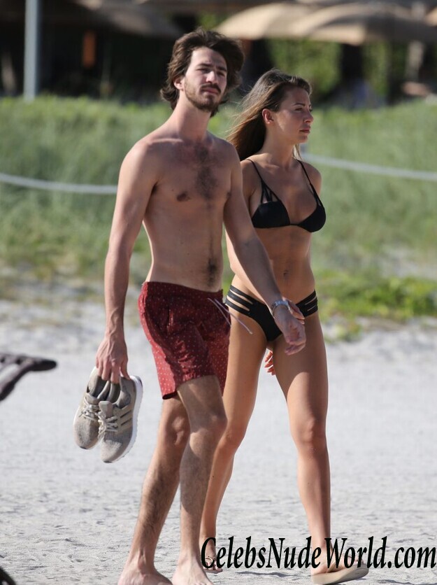 Alessia Tedeschi Bikini 44366