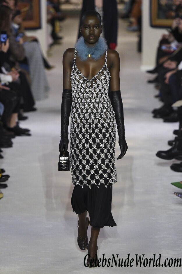 Adut Akech Cleavage 45751