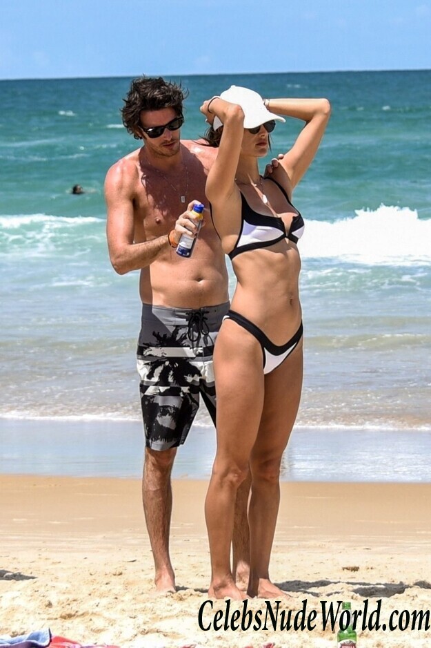 Alessandra Ambrosio Bikini 46104