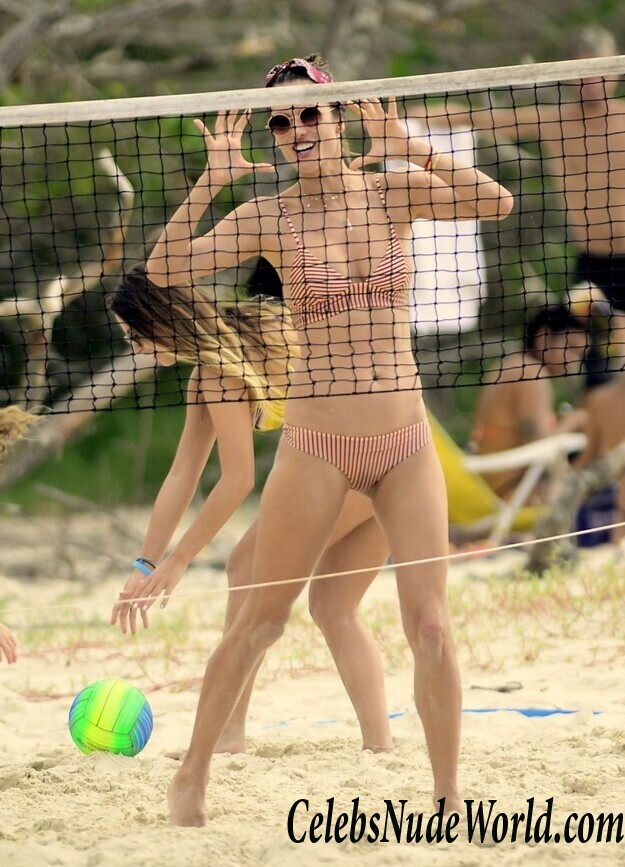 Alessandra Ambrosio Bikini 46107