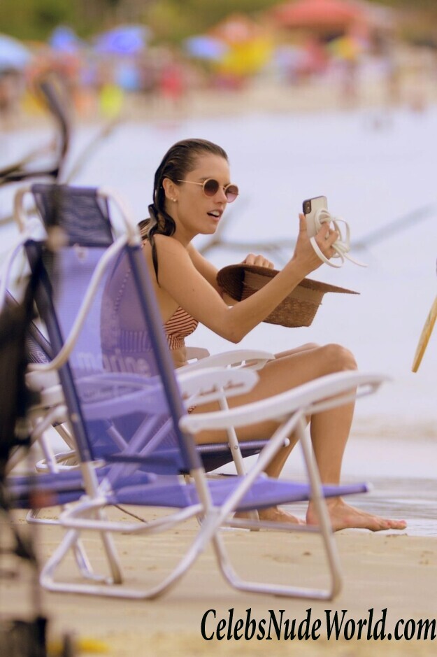 Alessandra Ambrosio Bikini 46108
