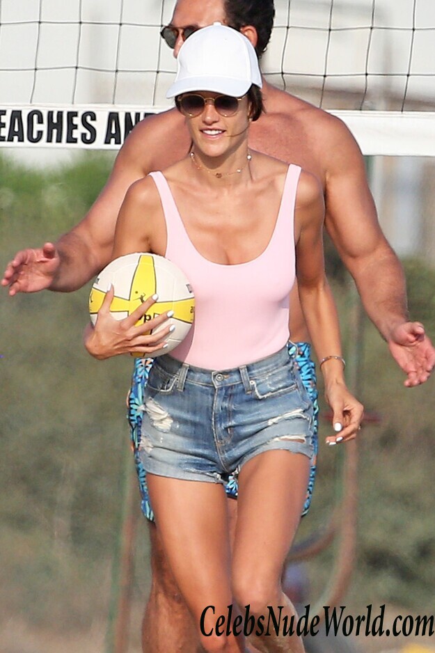 Alessandra Ambrosio Sexy 46541