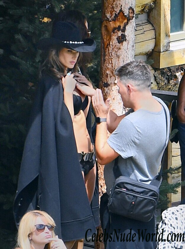 Alessandra Ambrosio Sexy 46542