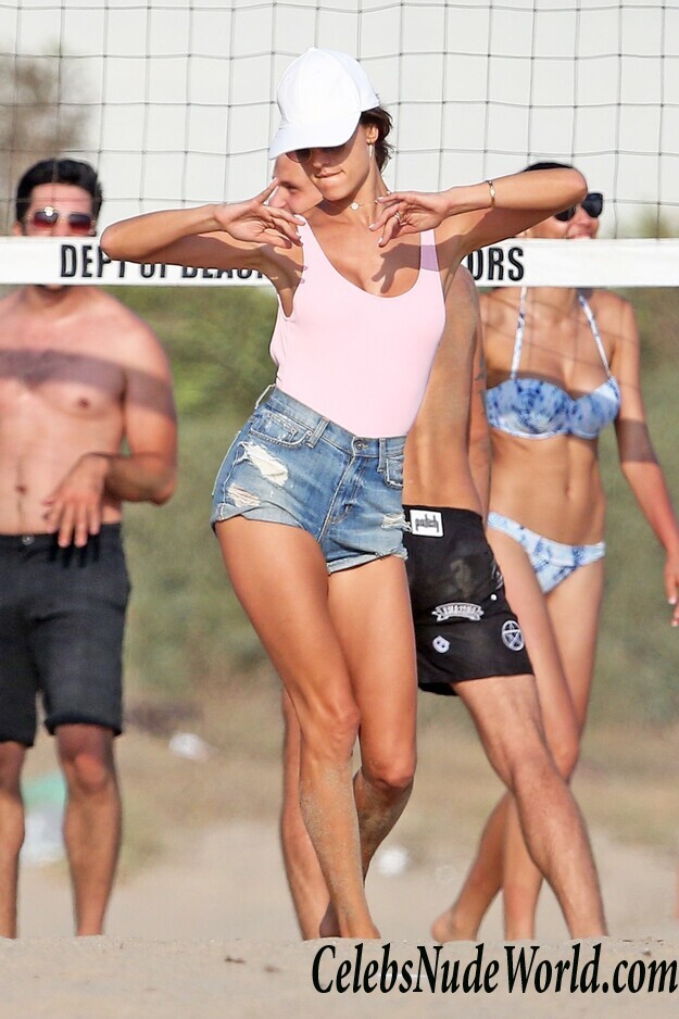 Alessandra Ambrosio Sexy 46547