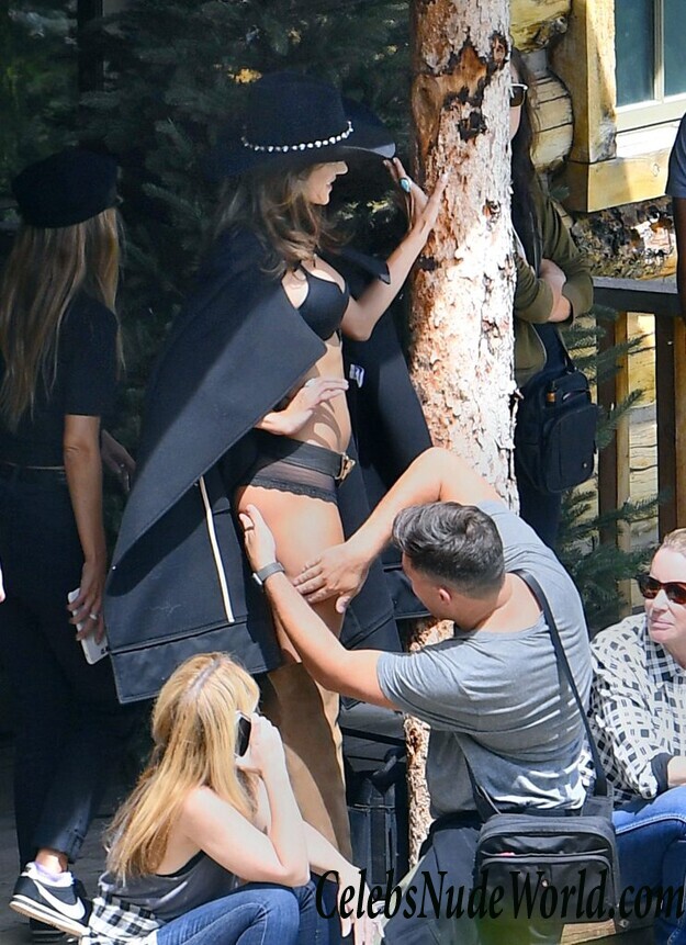 Alessandra Ambrosio Sexy 46548