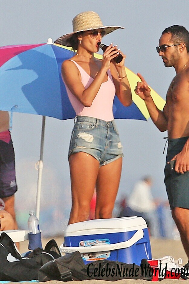 Alessandra Ambrosio Sexy 46574