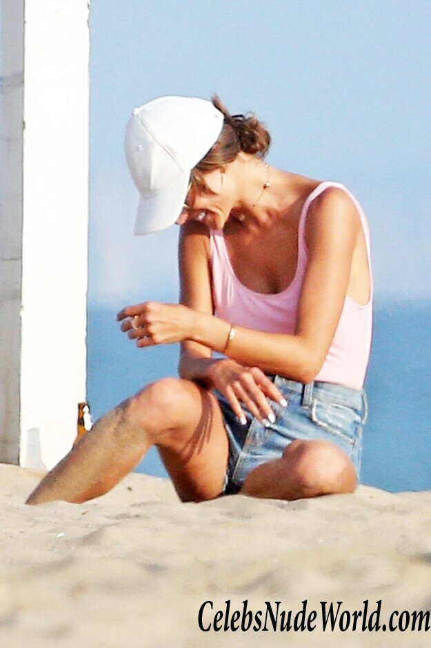 Alessandra Ambrosio Sexy 46598