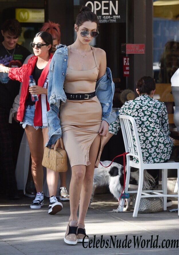 Bella Hadid Pokies Photos 46890