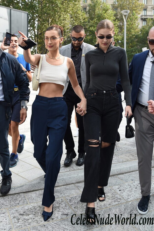 Bella Hadid Pokies 47311