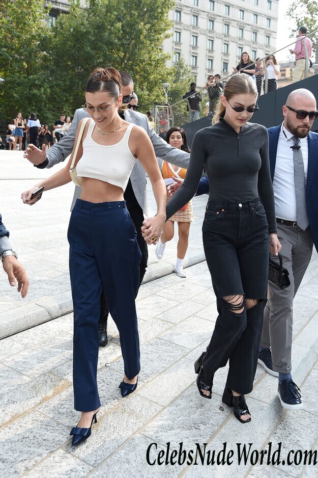 Bella Hadid Pokies 47322