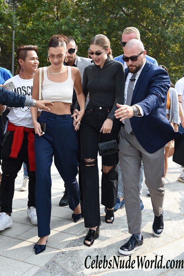 Bella Hadid Pokies 47346