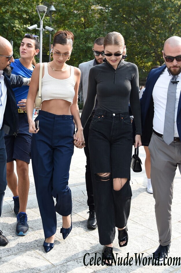 Bella Hadid Pokies 47349