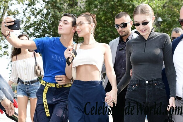 Bella Hadid Pokies 47367