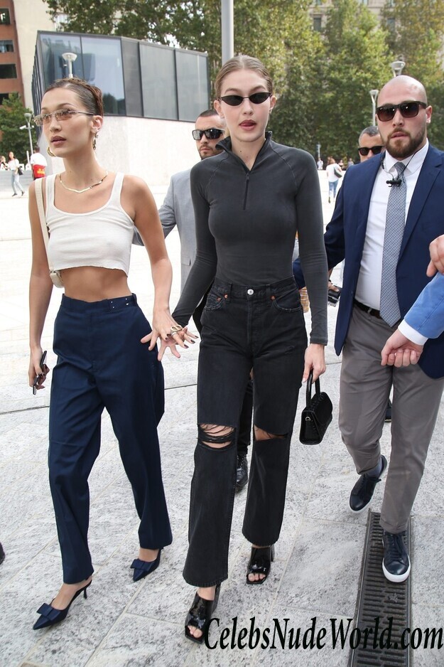 Bella Hadid Pokies 47385