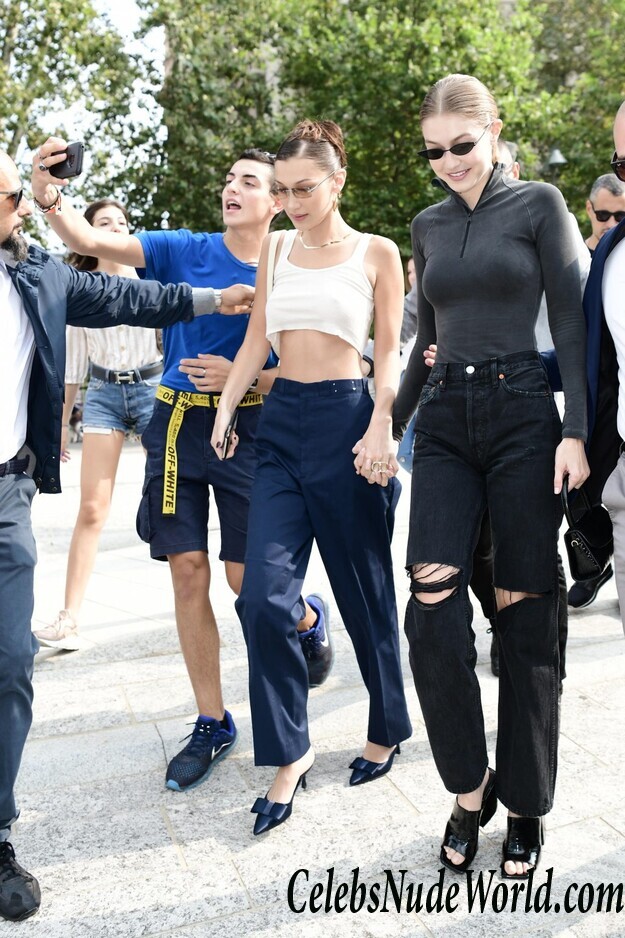 Bella Hadid Pokies 47388