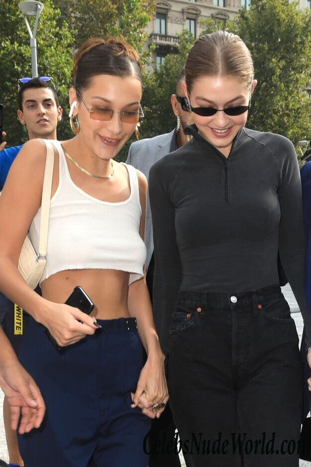 Bella Hadid Pokies 47431
