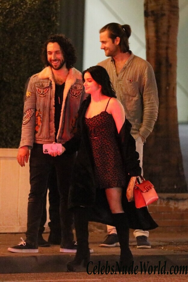 Ariel Winter Upskirt 47677