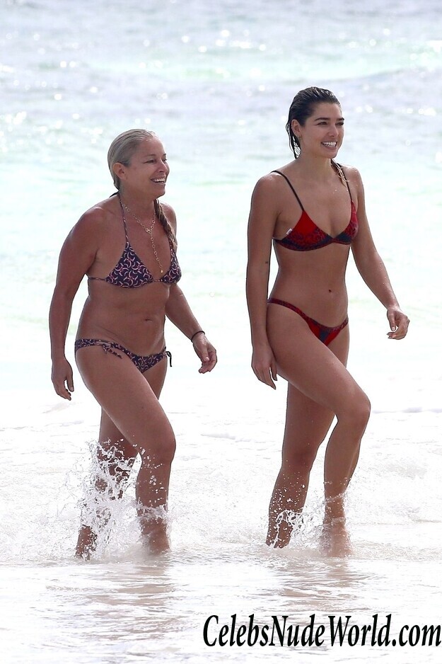 Ashley Hart Sexy 48037