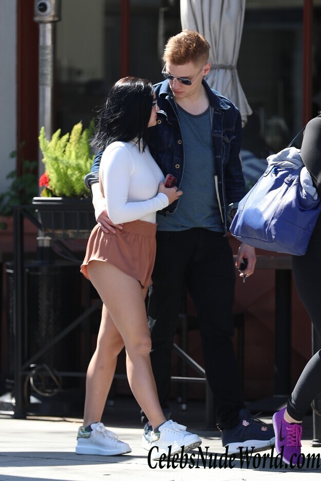 Ariel Winter Wearing The Tiniest Shorts Ever 48337