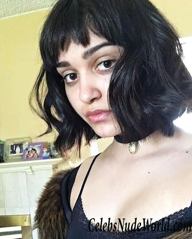 Ariela Barer Erotic 48345