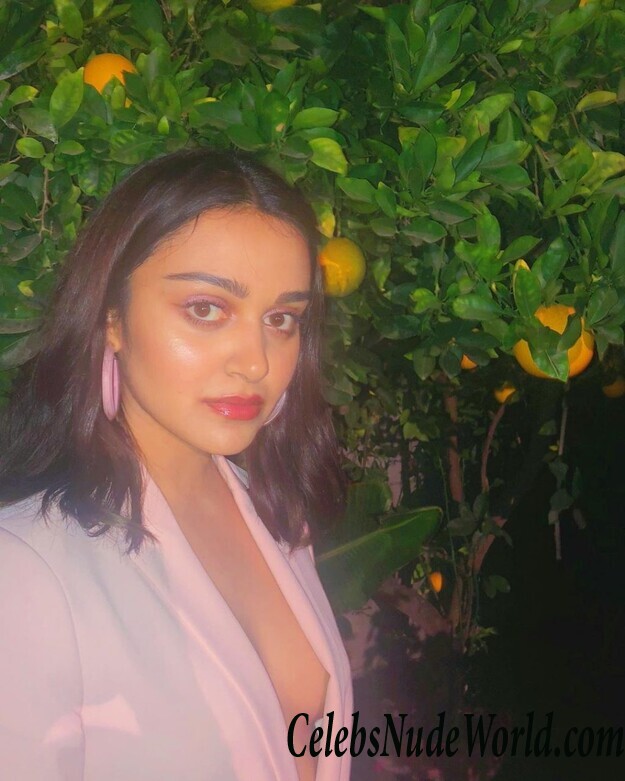 Ariela Barer Erotic 48347