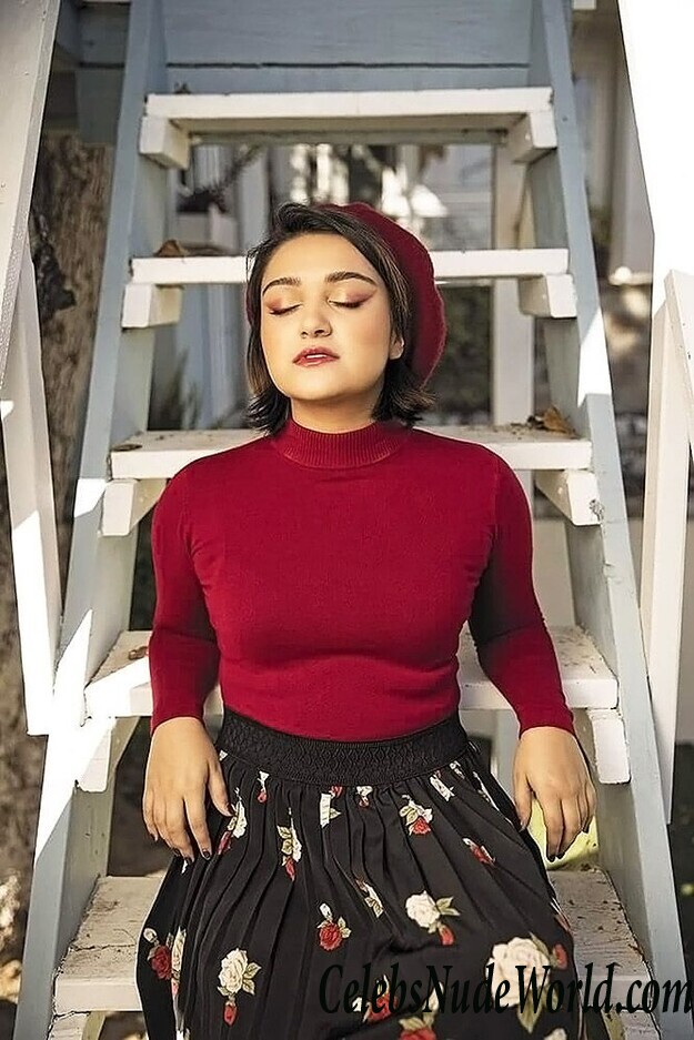 Ariela Barer Erotic 48348