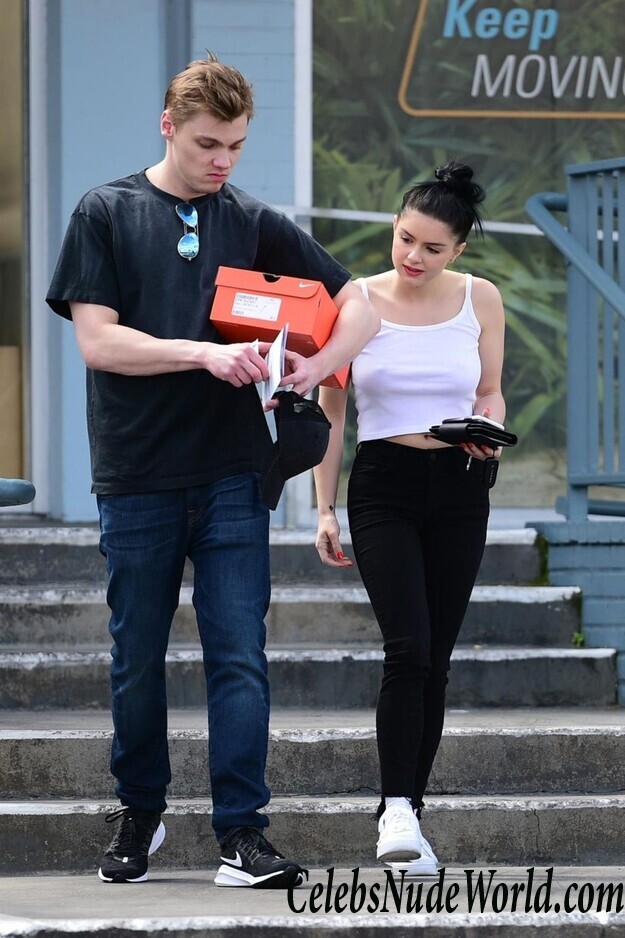 Ariel Winter Braless 48696
