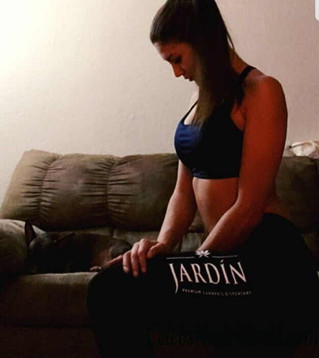 Averey Tressler Hot 48942