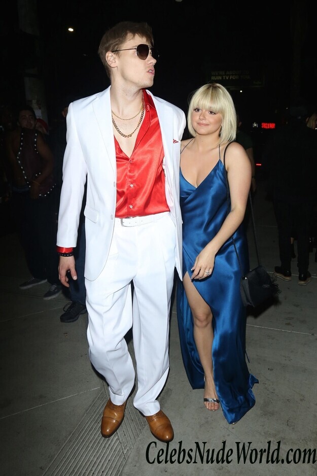 Ariel Winter Cleavage 49228