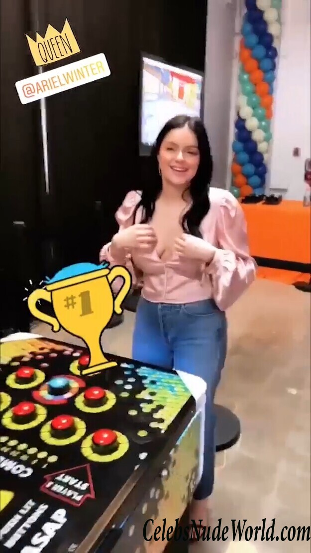 Ariel Winter Cleavage 49235