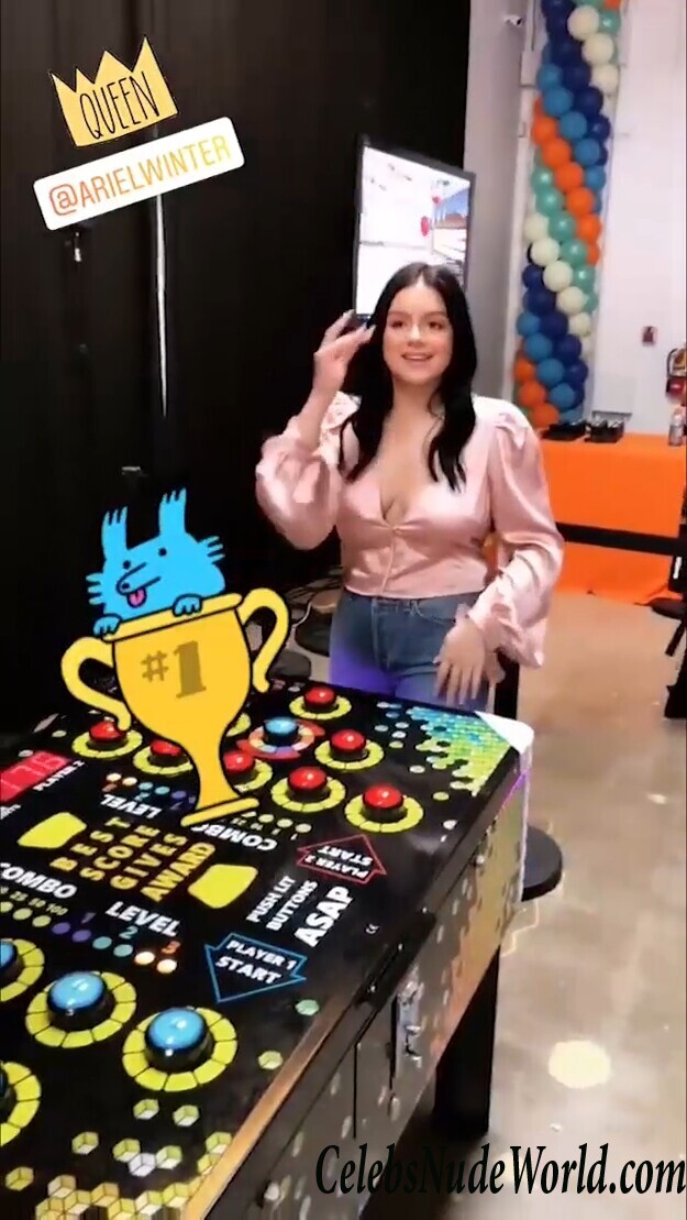 Ariel Winter Cleavage 49238