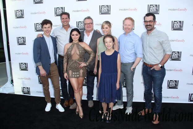 Ariel Winter in a Huge Cleavage Dress Pics 49461