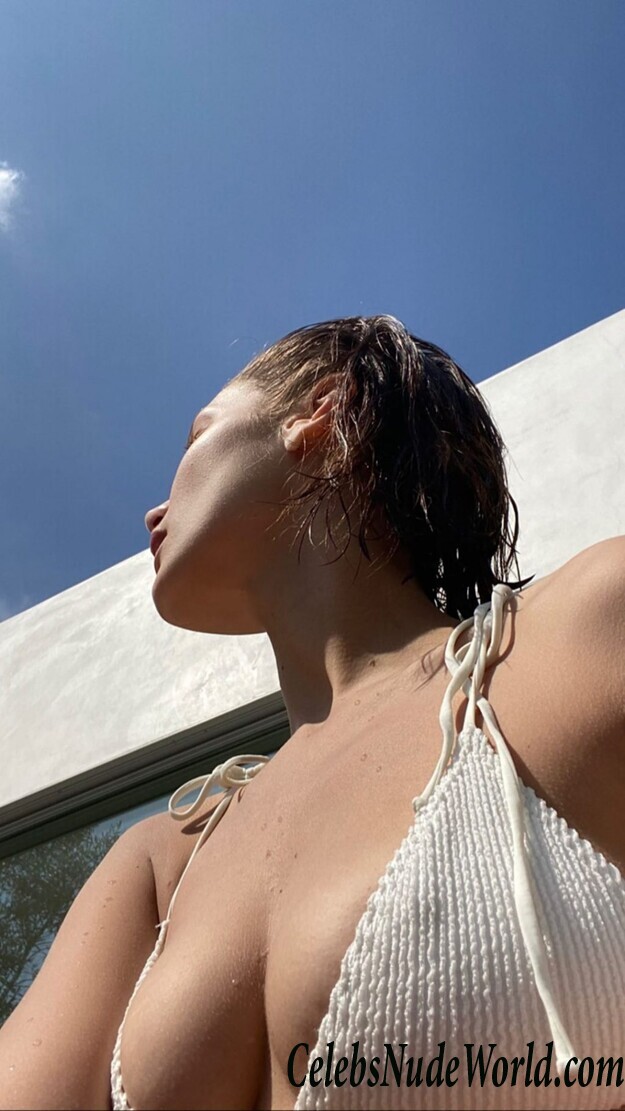 Bella Hadid Bikini 49826