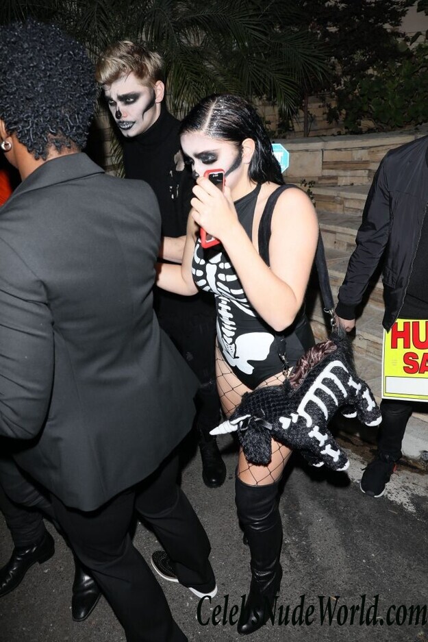 Ariel Winter Sexy 50111