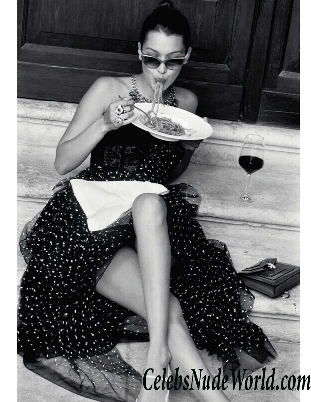 Bella Hadid Sexy 50595