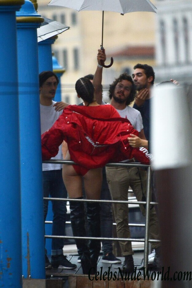 Bella Hadid Sexy 50632