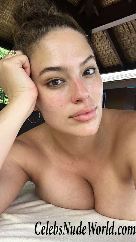 Ashley Graham Sexy Photos 51520