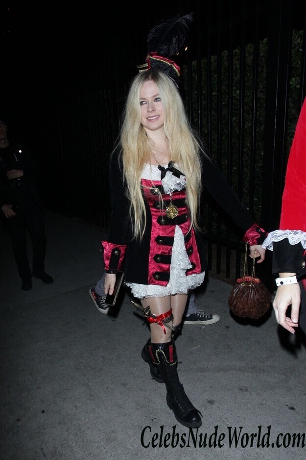 Avril Lavigne Hot 51868