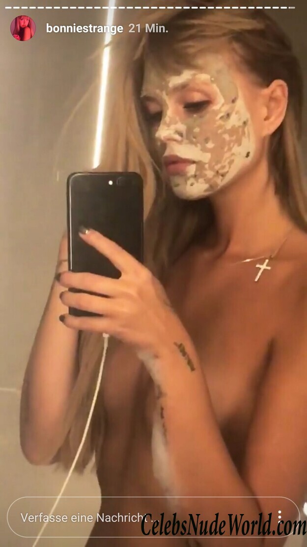 Bonnie Strange Erotic 53228