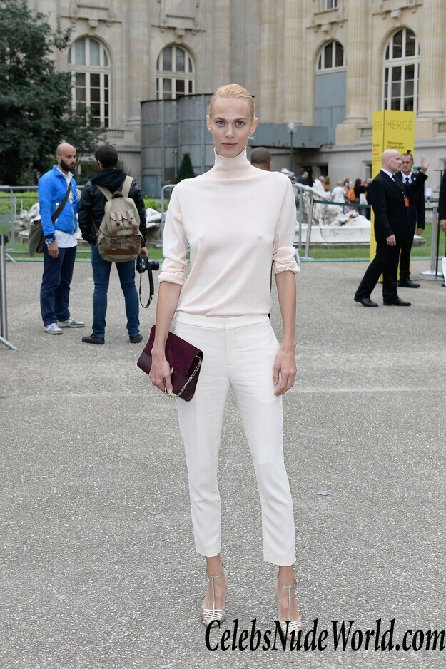 Aymeline Valade Braless Photos 53239