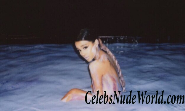 Ariana Grande Sexy 53696