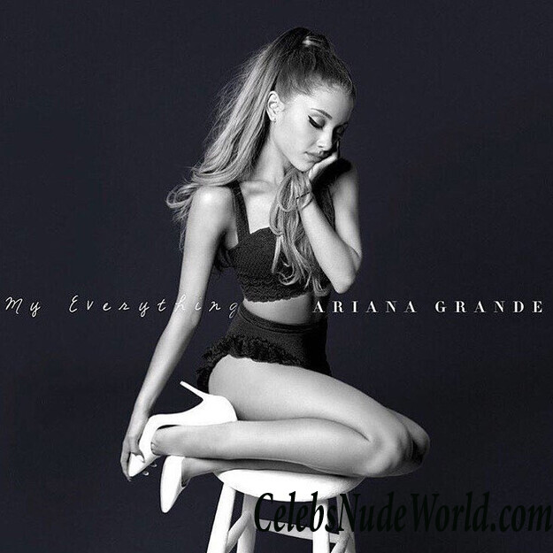 Ariana Grande Sexy 53700